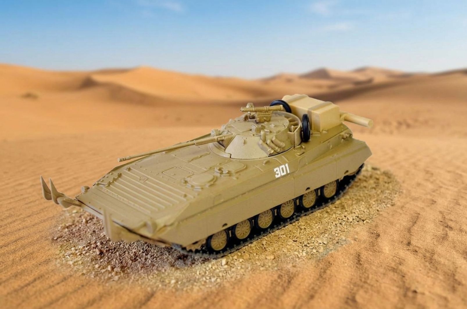 Масштабная модель 1/72, боевая машина пехоты БМП-2