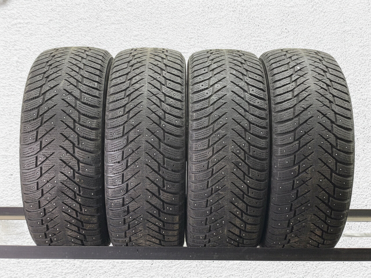 Зимние шины шипованные Linglong GreenMax Winter Grip 2 265/50 R20 35% износ TSB053285