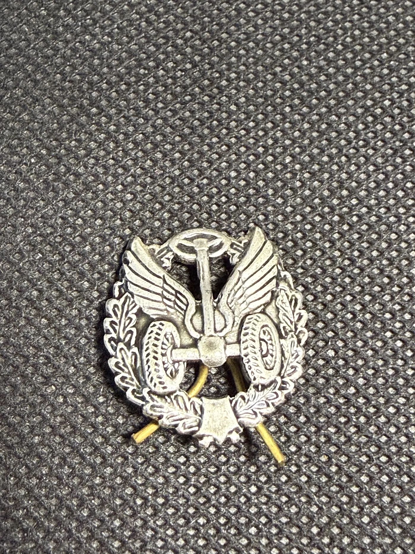 Значок Автомобильные войска с рулём и крыльями