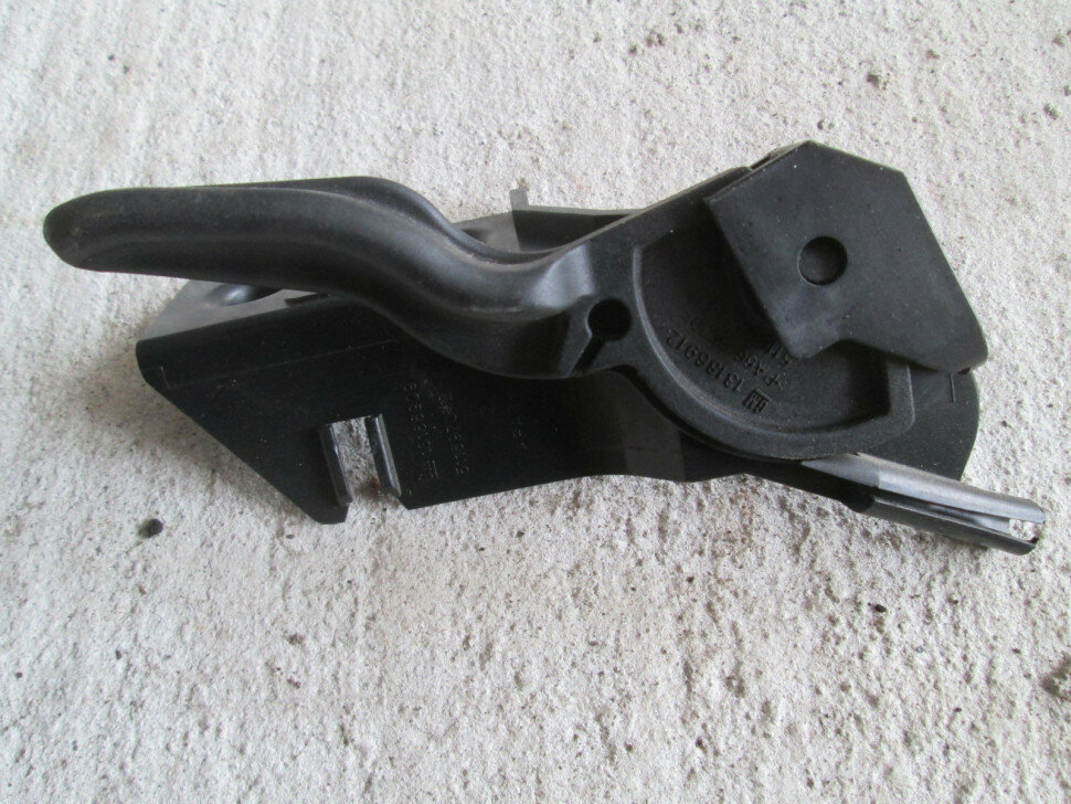 Ручка открывания капота 13186912 Opel Corsa D 2006> б/у
