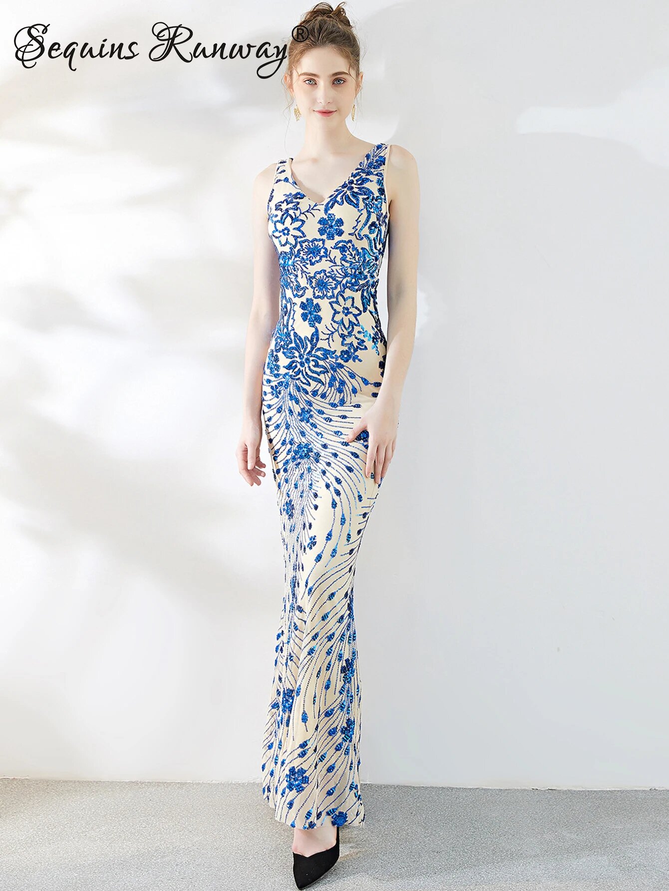 Платье Sequins Runway