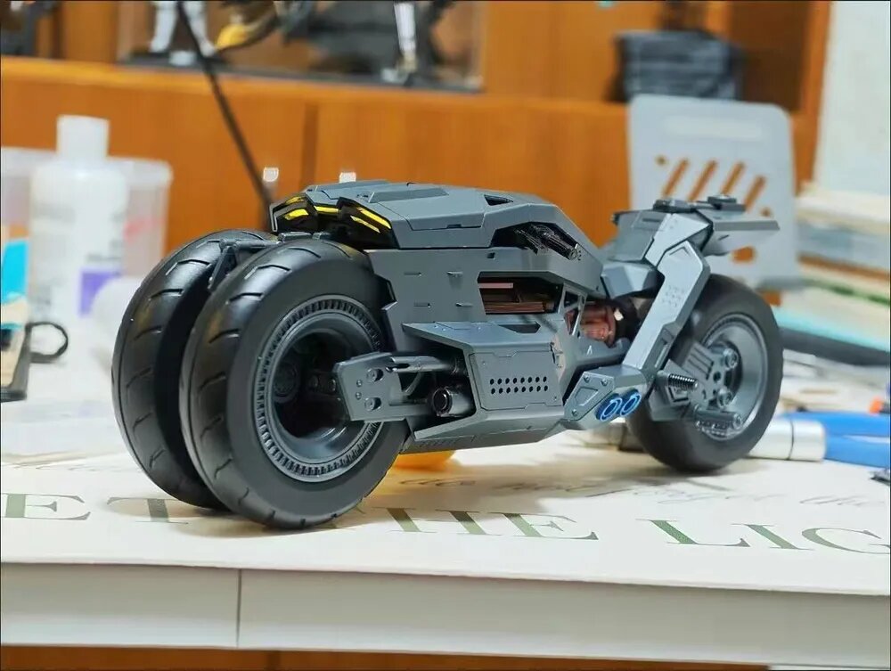 MODOKING TOYS/Фигурка-BATCYCLE 1/12 ASSEMBLY MODEL / Соберите модель/Около 28.8 см в длинукоробка)/Подарки для мальчиков