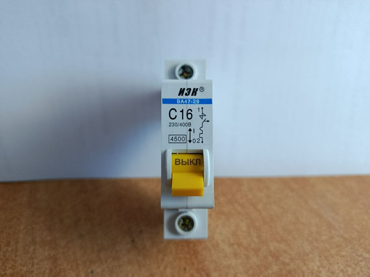 Автоматический выключатель ИЭК ВА47-29 1Р 16А (C) 4,5кА, 230/400В