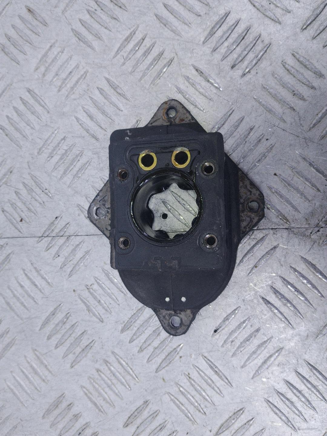 Подушка под моновпрыск Volkswagen Golf 3 1993 050129761H