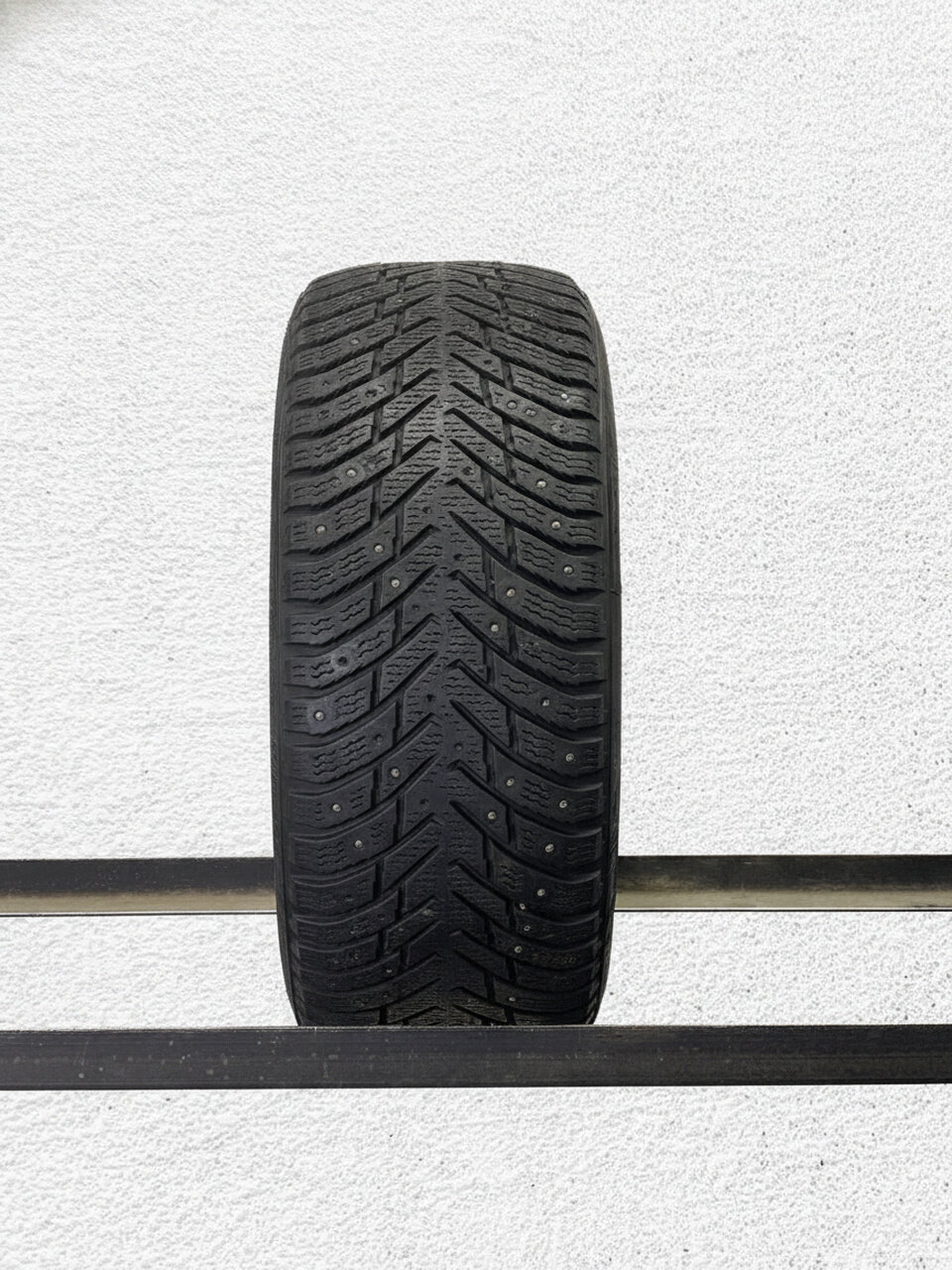 Зимние шины шипованные Nokian Tyres Nordman 8 225/55 R17 50% износ TSB042496