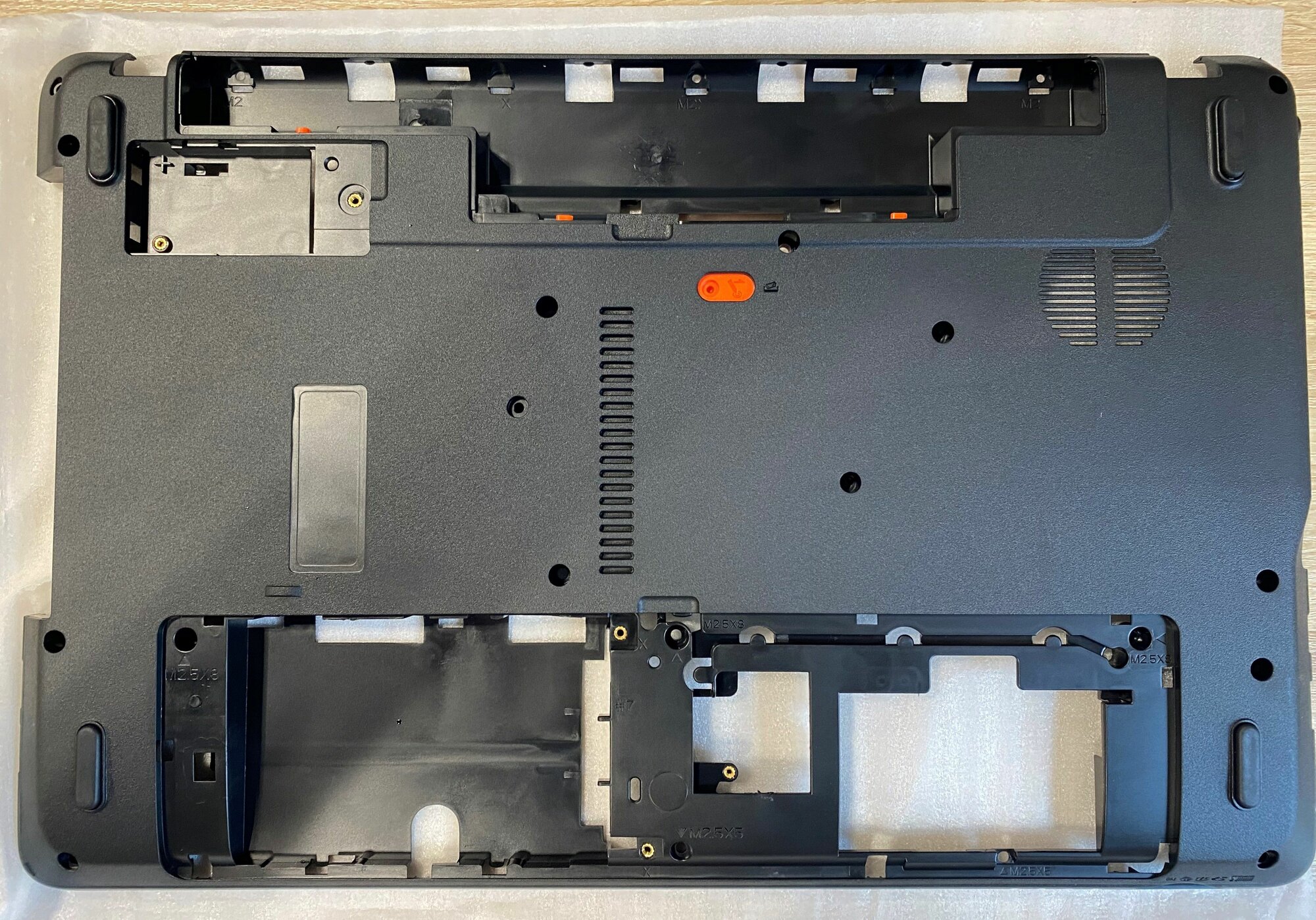 Нижняя крышка (Cover D) для ноутбука Acer Aspire E1-571G, E1-571, E1-531G, E1-531, E1-521G, E1-521, черный, OEM