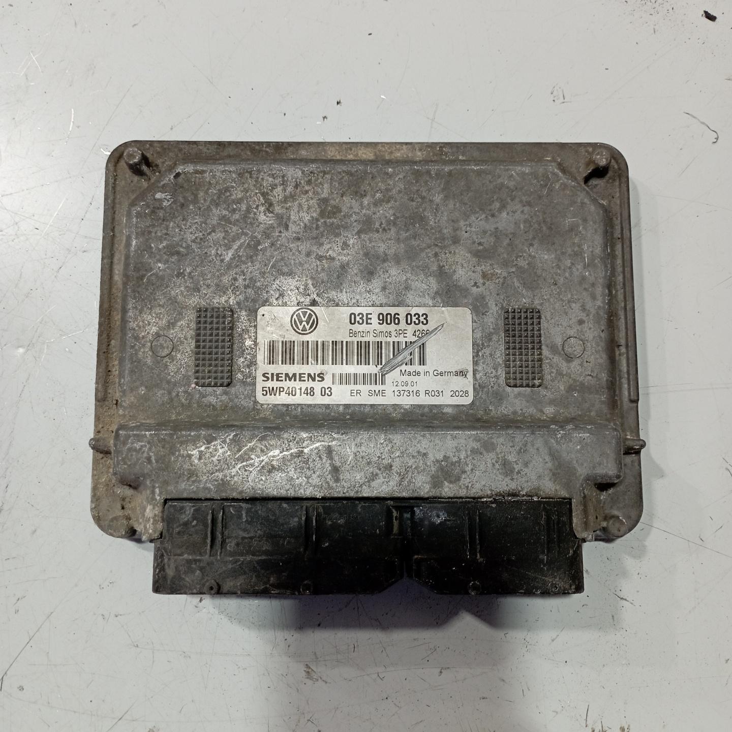 Блок управления двигателем Volkswagen Polo 4 (2001 - 2005) 03E906033