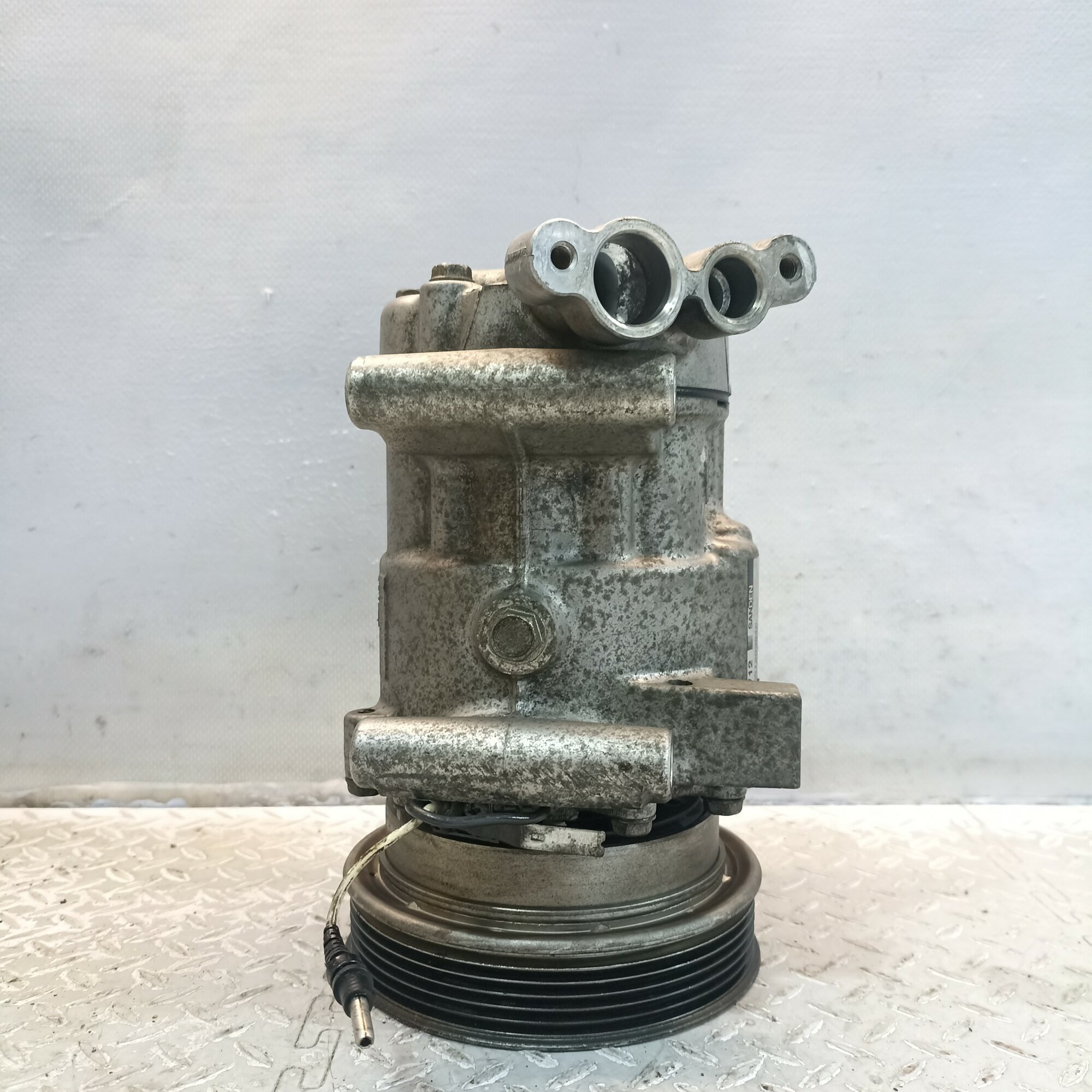 Компрессор кондиционера Nissan Renault 8200365787 D3248