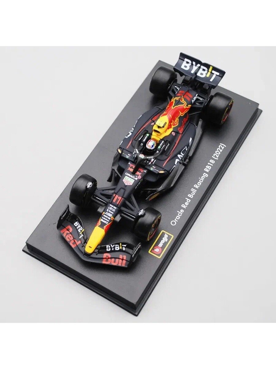 Bburago 1:43 Oracle Red Bull Racing RB18 F1Max Verstappen#1 with helmet 2022 Легковая модель автомобиля
