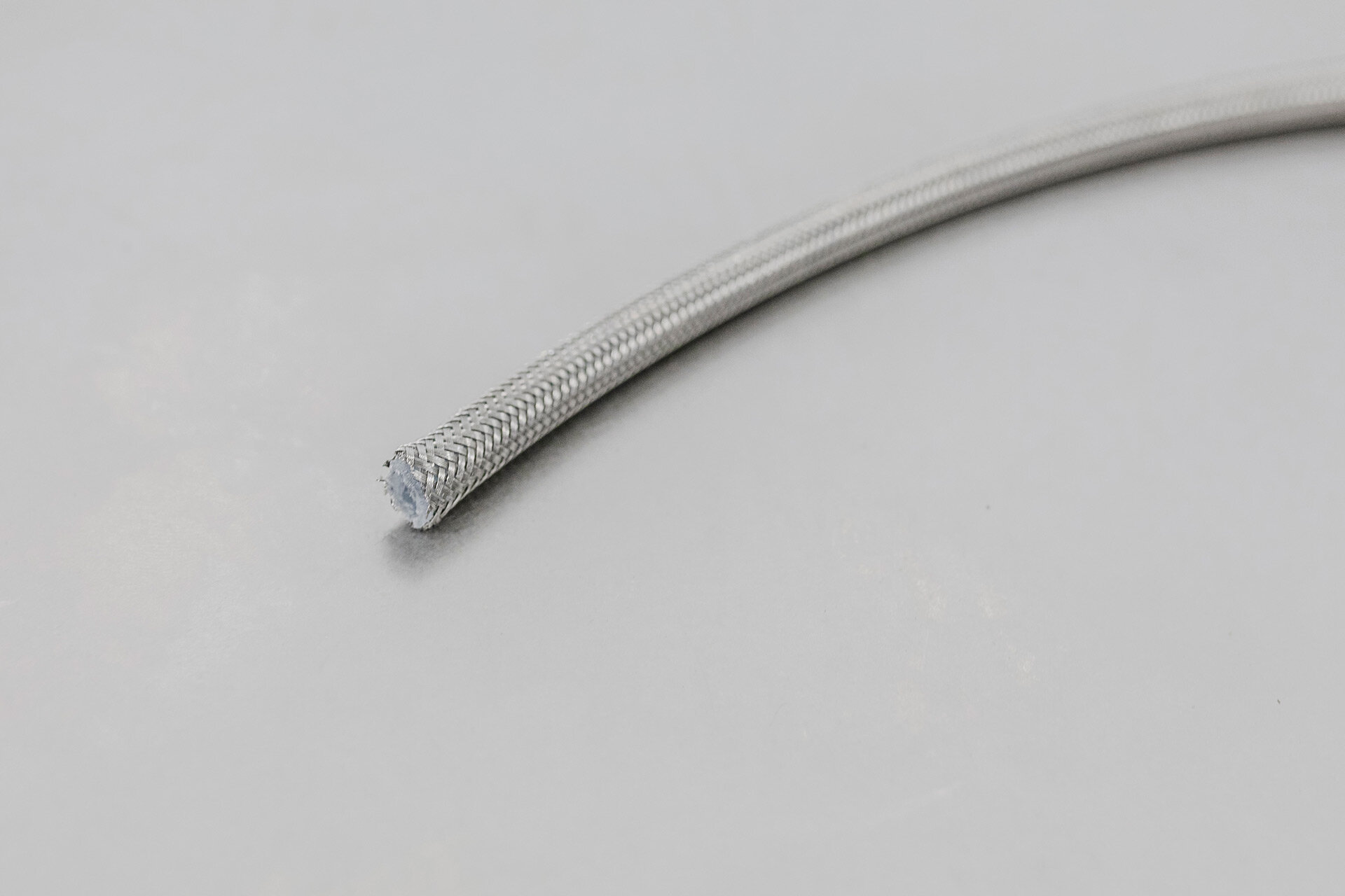 LEVEL Performance Шланг PTFE AN4 армированный, внутренний диаметр 5,6 мм, GB0725-4-M