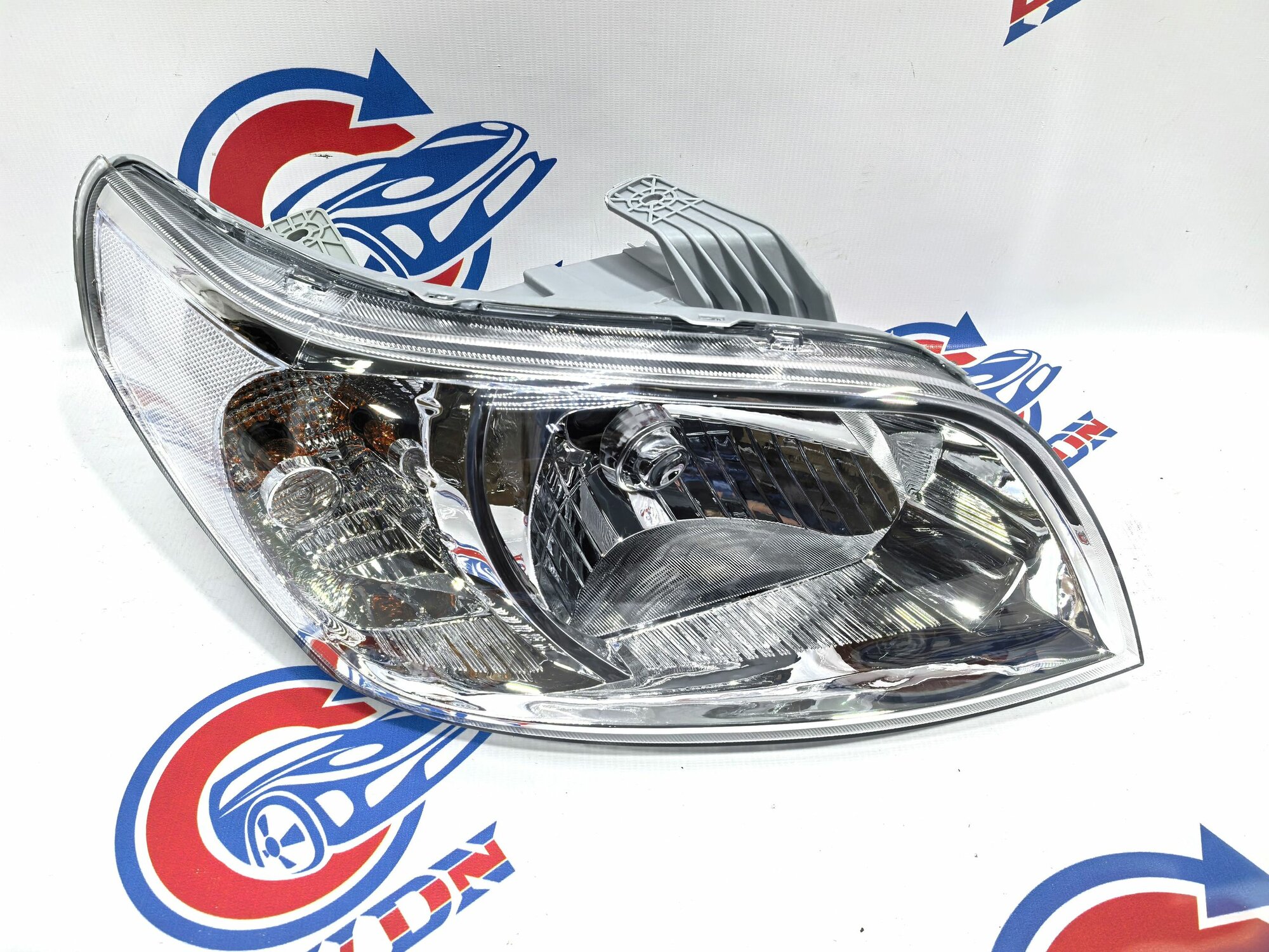 Фара правая CHEVROLET AVEO T255 08-11 без корректора