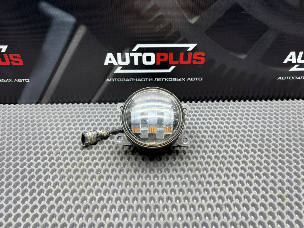 Противотуманная фара Передний Ford Focus (1.8 QQDB) Б/У с пробегом Арт. ST260026
