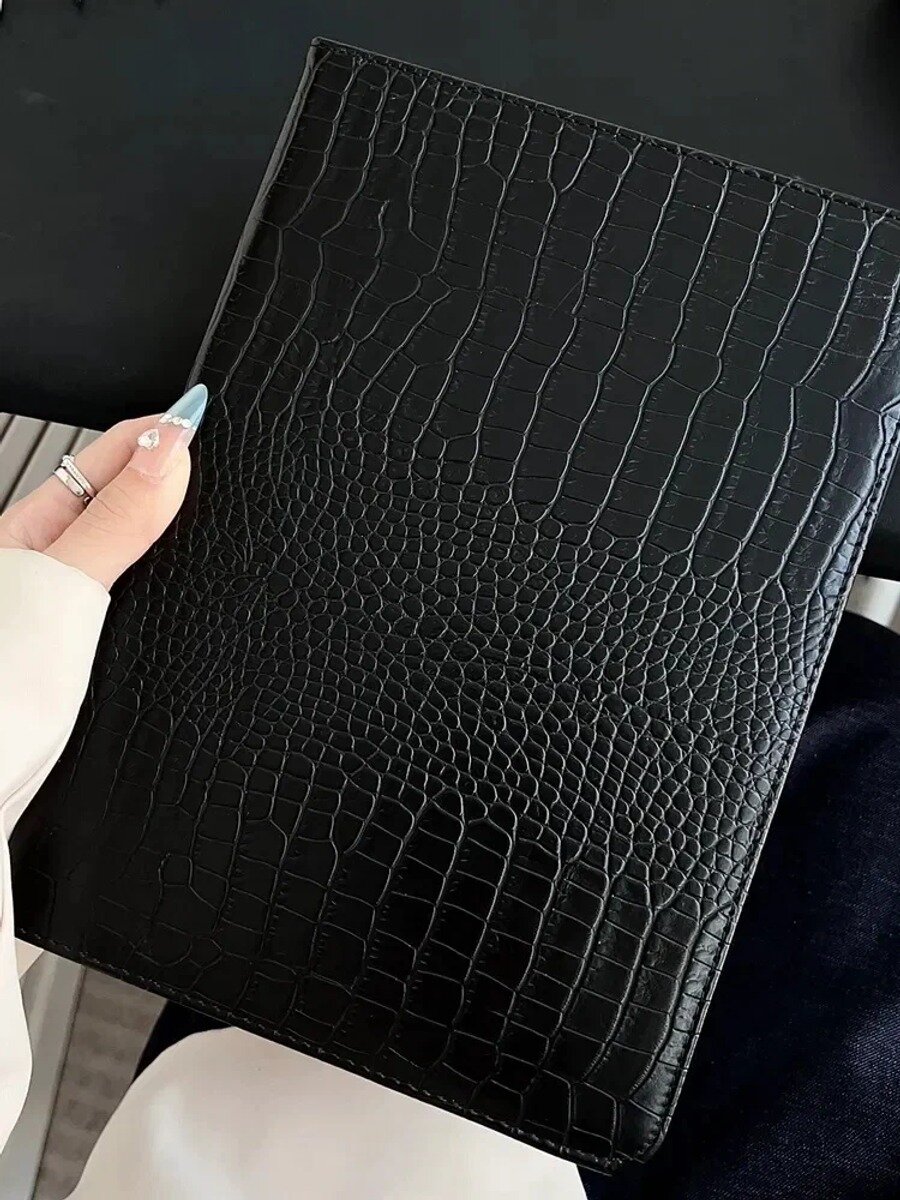 Чехол для Apple iPad Pro M4 2025 (13") с магнитом, Кожа с рисунком крокодила/ Эпл Айпад Про M4 2025 13"