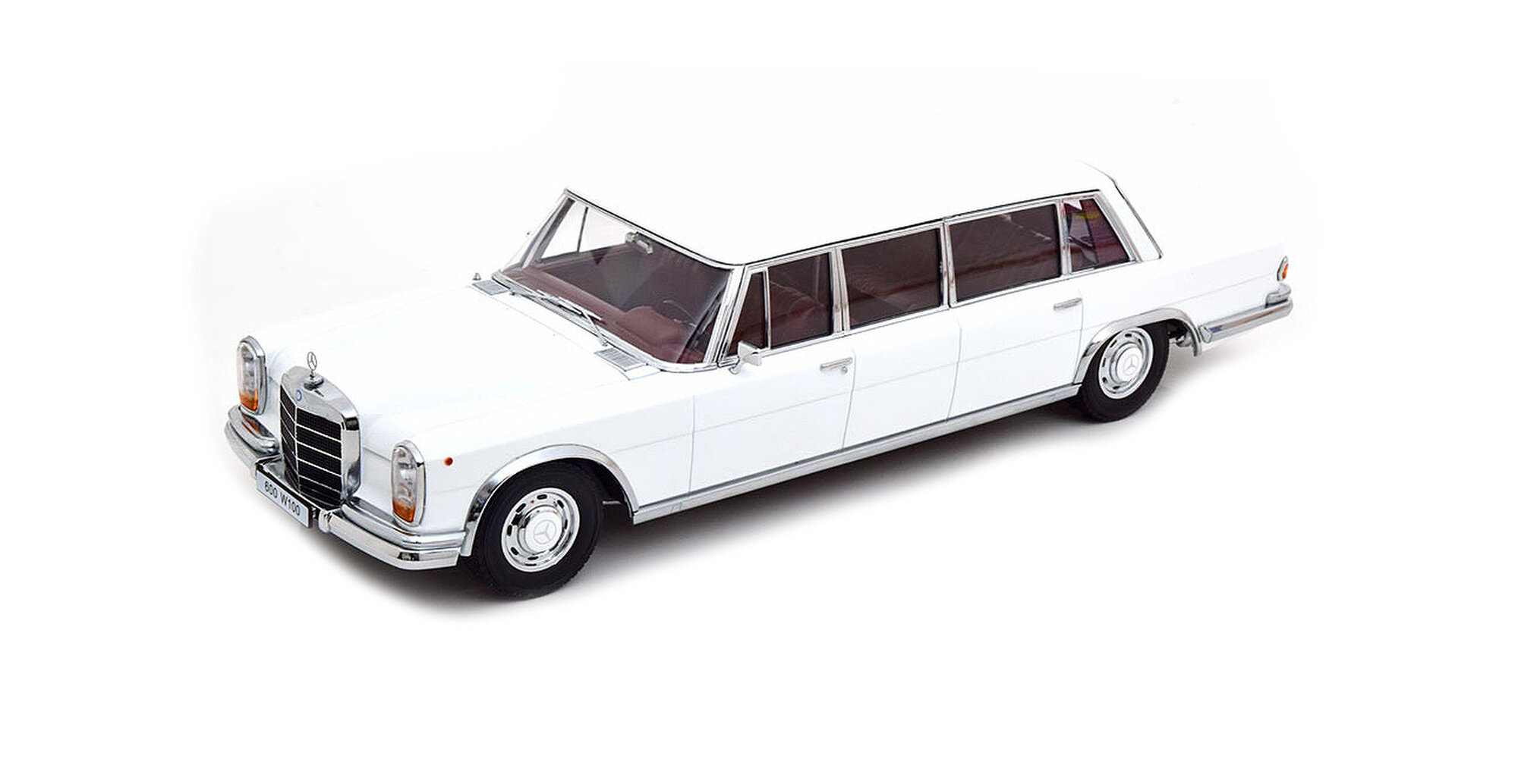 Модель коллекционная KK-SCALE Mercedes W100 600 lwb pullman 1964 white / мерседес пульман белый