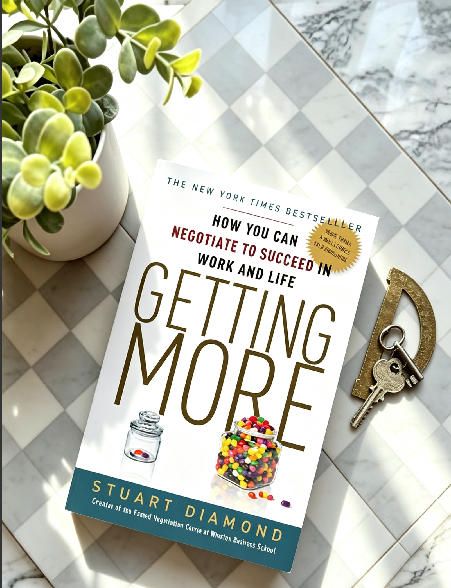 Бизнес-книга Getting More от Stuart Diamond, бумажная обложка Paperback
