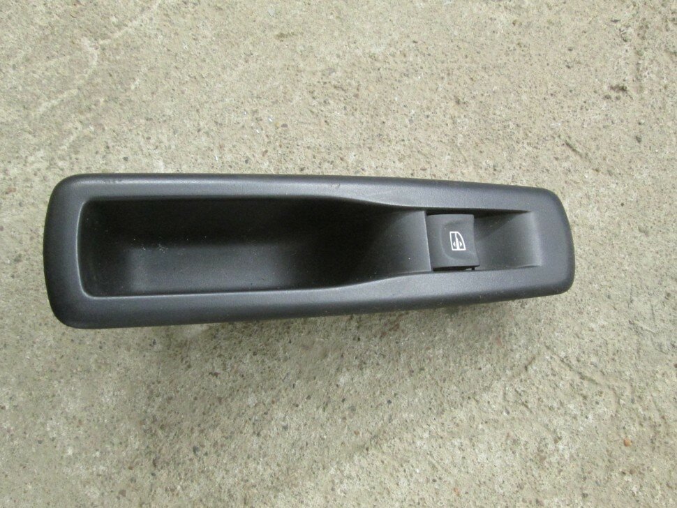 Кнопка стеклоподъемника 829500004R Renault Megane 3 2009> б/у