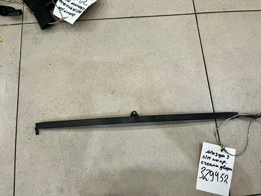 Направляющая стекла двери задней правой от Mazda 3 bk 2003-2009