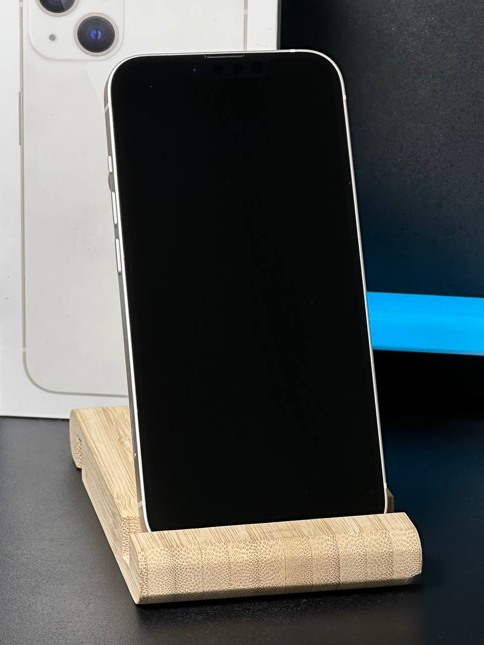 Смартфон Apple IPhone 13 128 ГБ, nano-SIM + eSIM, белый — фото 1