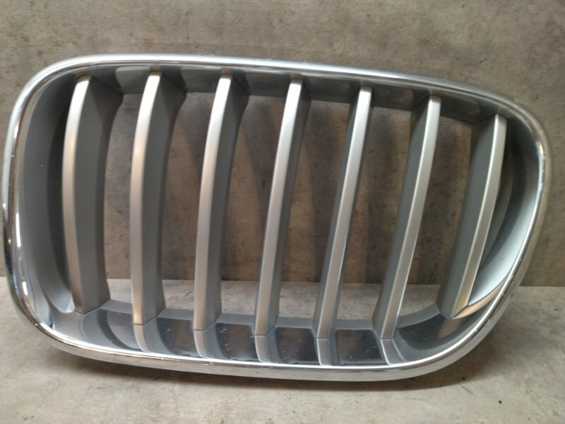 решетка радиатора левая bmw f25 51117210725