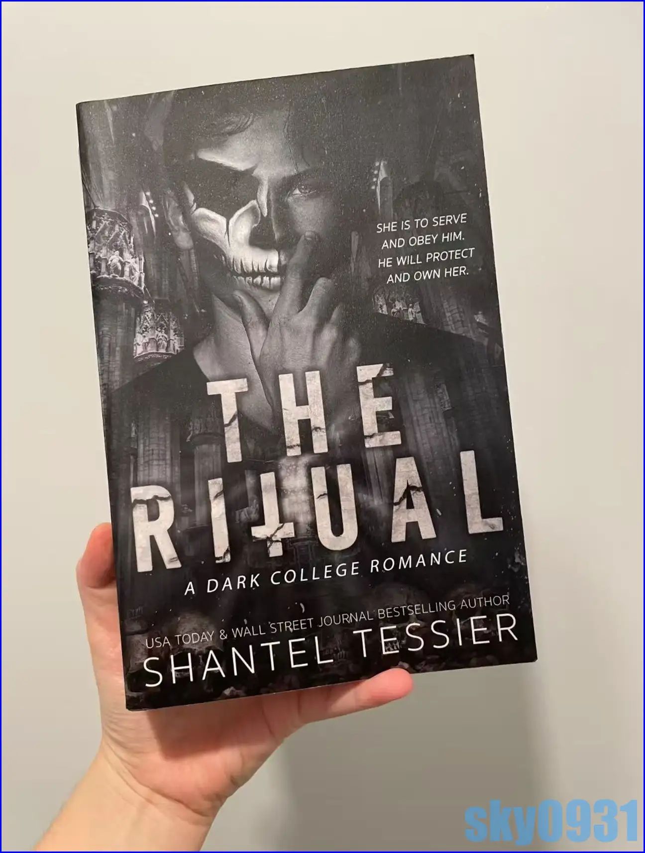 The Ritual: Темный колледжный роман Шантель Тессьер, мягкая обложка, 520 страниц, английский язык, 2022 год