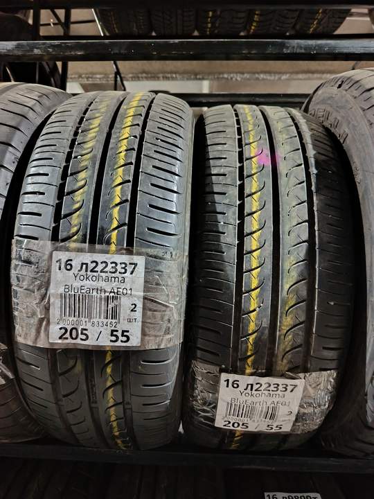 Комплект (2 шт) летних БУ шин Yokohama BluEarth AE01 205/55 R16 20% износ