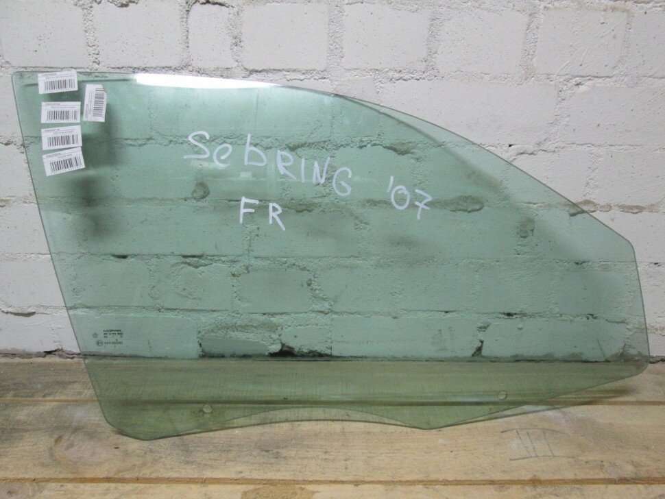 Стекло двери передней правой 05074556AB Chrysler Sebring б/у