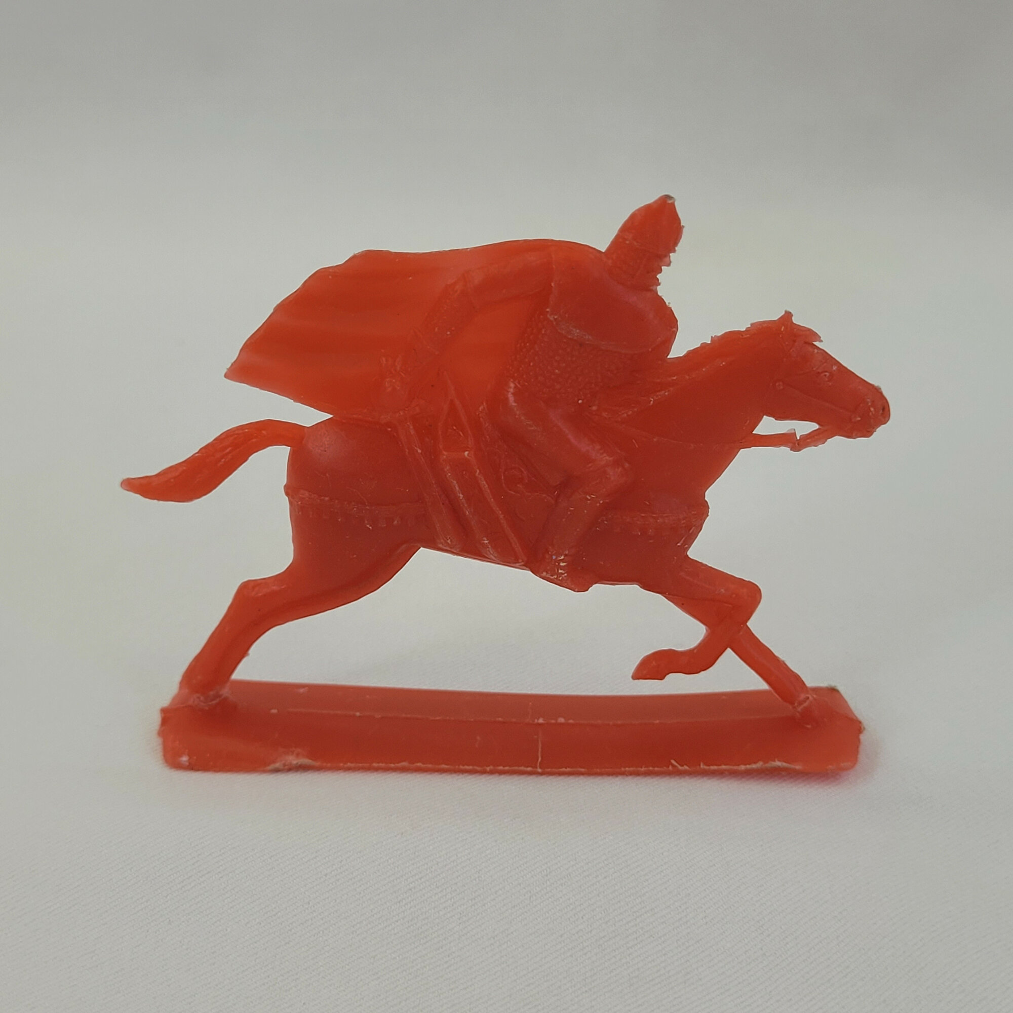 Игрушка конькобежец винтажная СССР. Фигурка спортсмена на подставке для детской игры