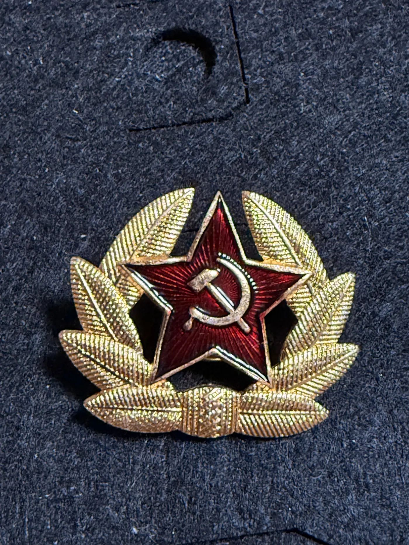 Значок СССР С Эмблемой Звезда С Серпом И Молотом