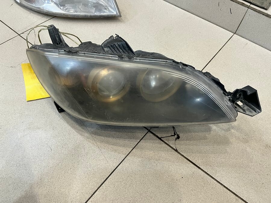 Фара правая от Mazda 3 bk 2003-2009