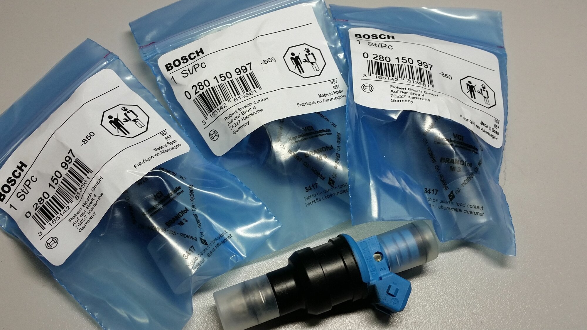Форсунка бензиновая BOSCH 0280150997 FORD 97BFBA 195500-3110