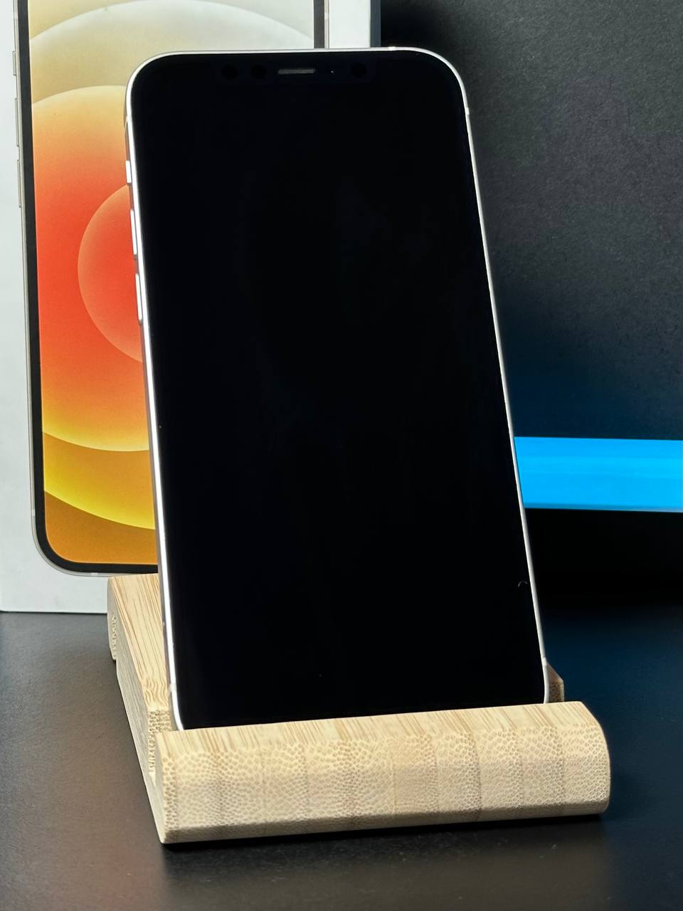 Смартфон Apple iPhone 12, 128 ГБ, nano-SIM + eSIM, белый — фото 1