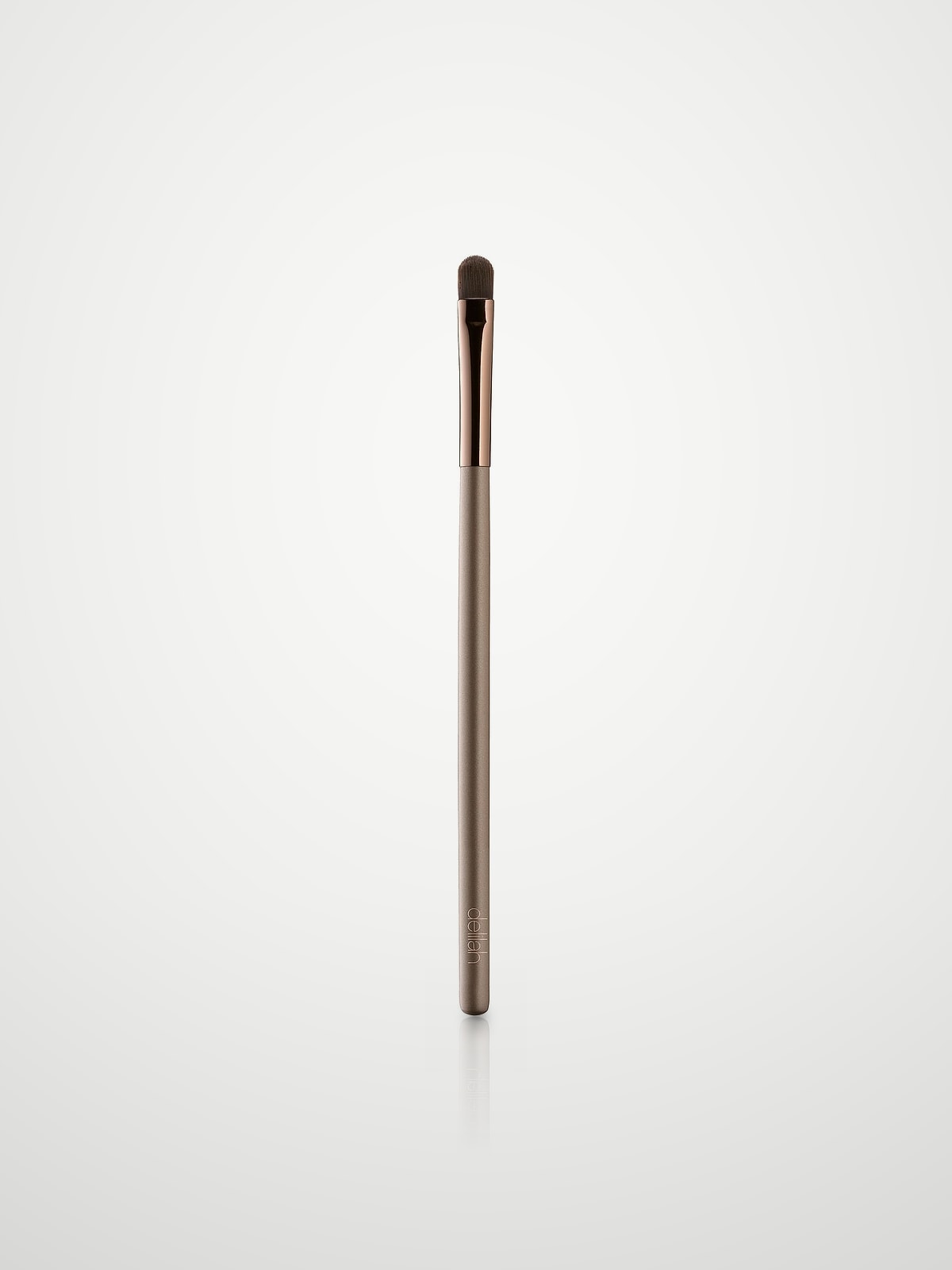 DELILAH Eye Definer Brush - кисть для макияжа глаз