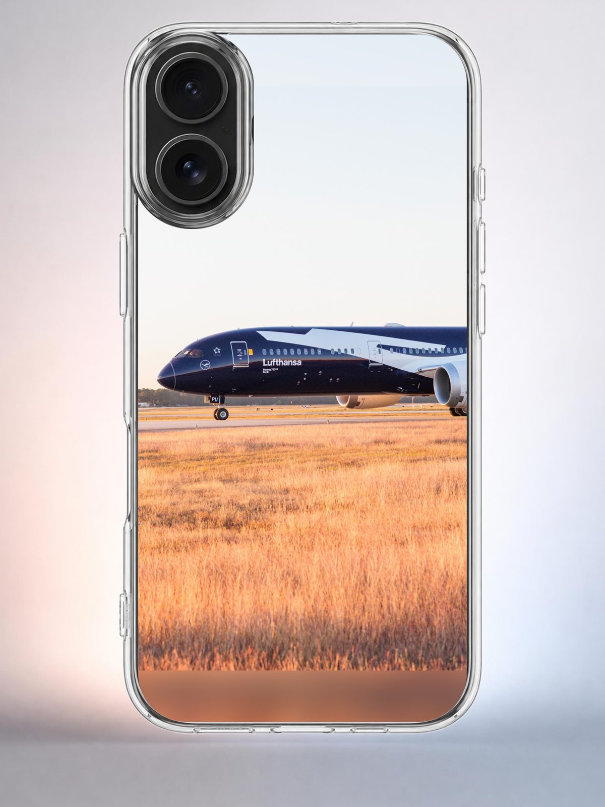 Прозрачный чехол на iPhone 16 Самолет Lufthansa