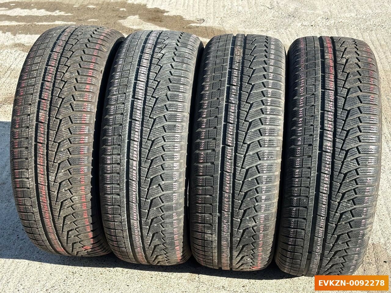 Комплект (4 шт) зимних БУ шин Hankook Winter I'Cept Evo2 W320A SUV 235/60 R17 30% износ 7671337786