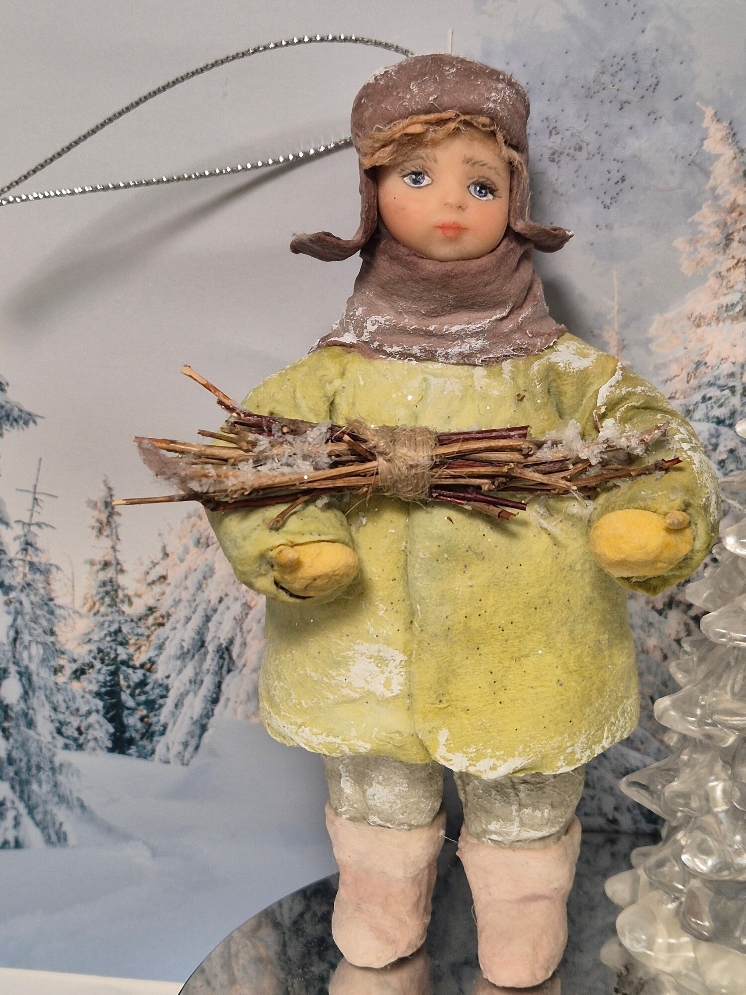 Елочная игрушка "Мальчик с дровами" Affavatta, ручная роспись, вата, цвет зелёный, высота 12 см