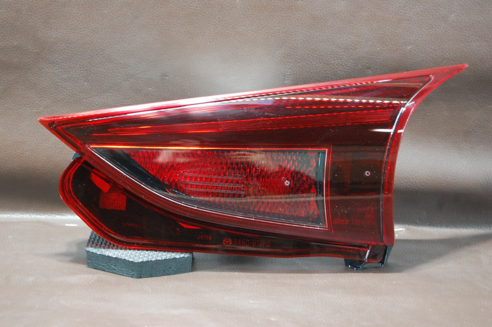 Фонарь задний правый внутренний (хетчбэк 5 дв.) для Mazda 3 BM (2013-19гг) B45C513F0