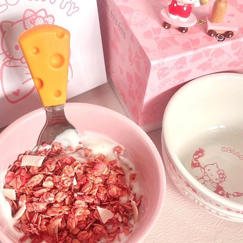 Kitty миска для риса Le Creuset, 2 штуки, упакованные в подарочную коробку.