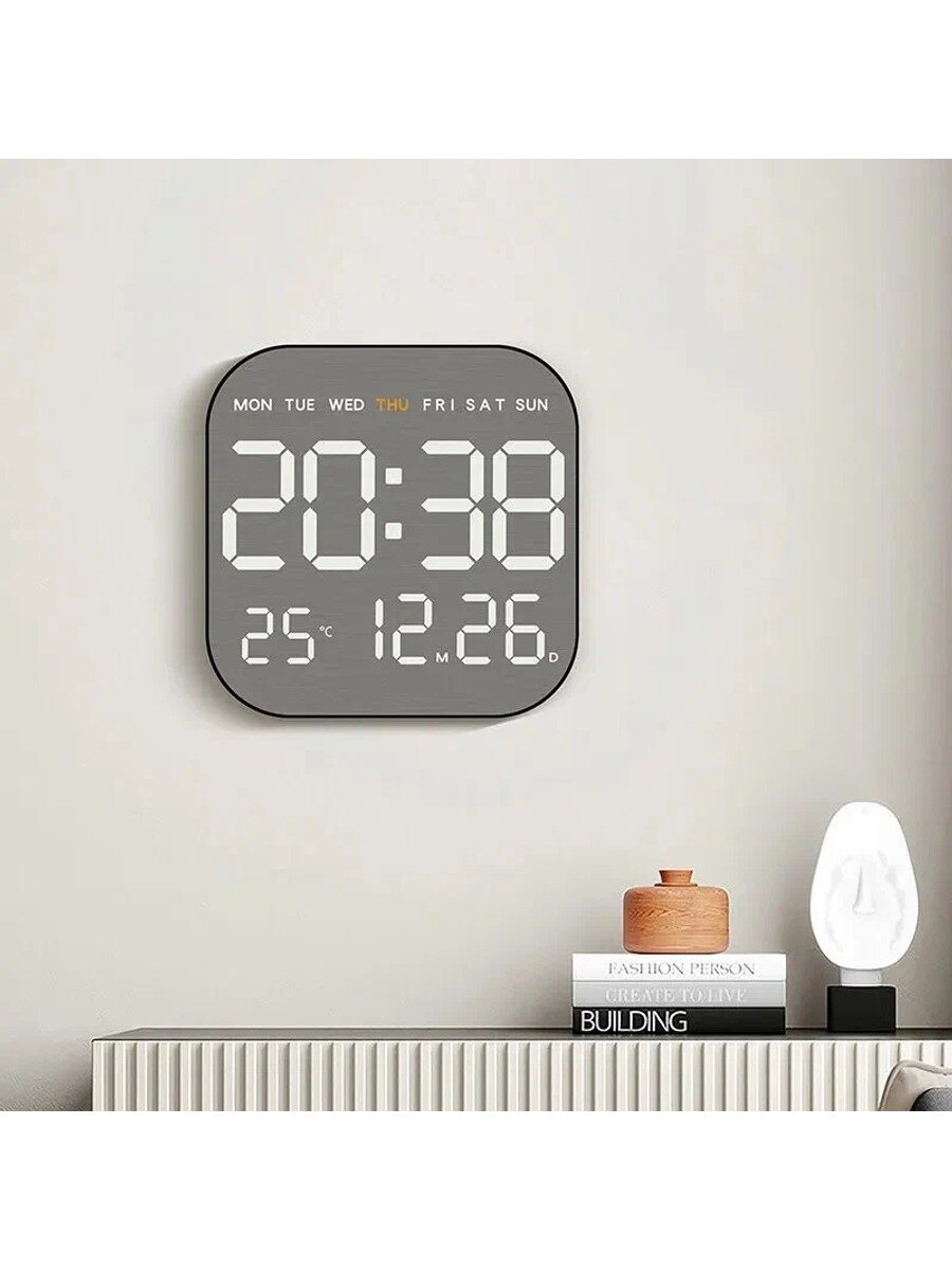 Настенные часы 18.8 см, черные, арабские цифры, USB, футуризм