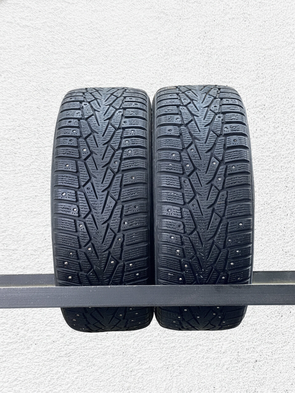Зимние шины шипованные Nokian Tyres Hakkapeliitta 7 205/55 R16 35% износ TSB041916