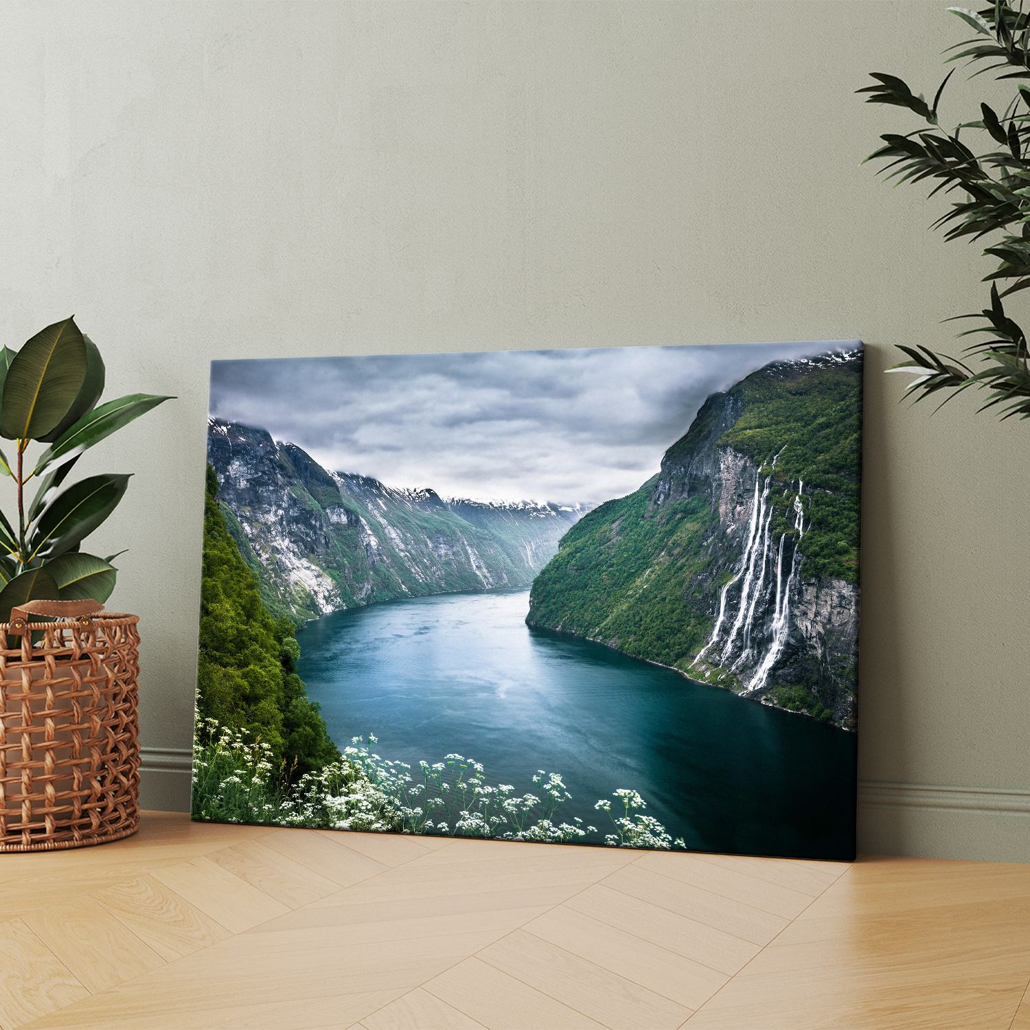 Картина на холсте (Гейрангер фьорд - жемчужина Норвегии) 20x30 см. Интерьерная, на стену.