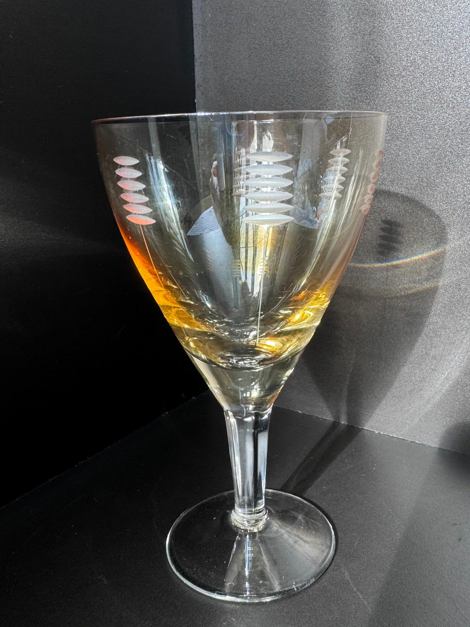 Винтажный коктейльный бокал из цветного стекла