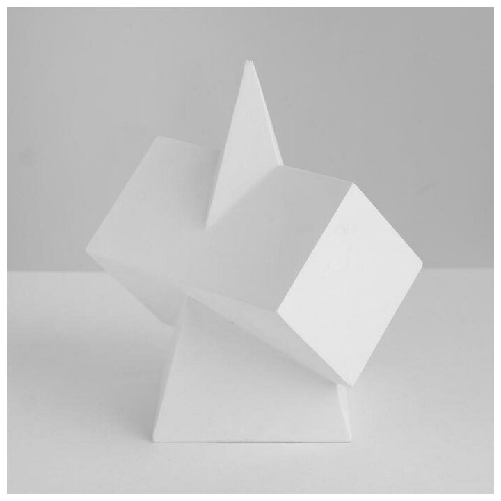 Геометрическая фигура сечение параллелепипеда в пирамиде, 20 см (гипсовая) - фотография № 1
