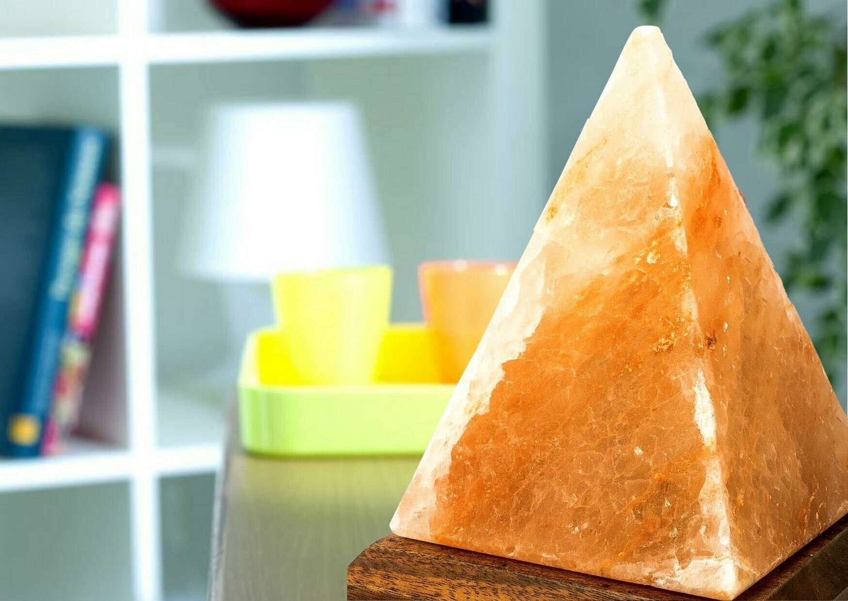 Соляная лампа "Пирамида" Barry Pyramide (гималайская соль), настольная - фотография № 4