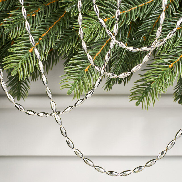 Бусы на елку Radiance 270 см серебряные пластиковые