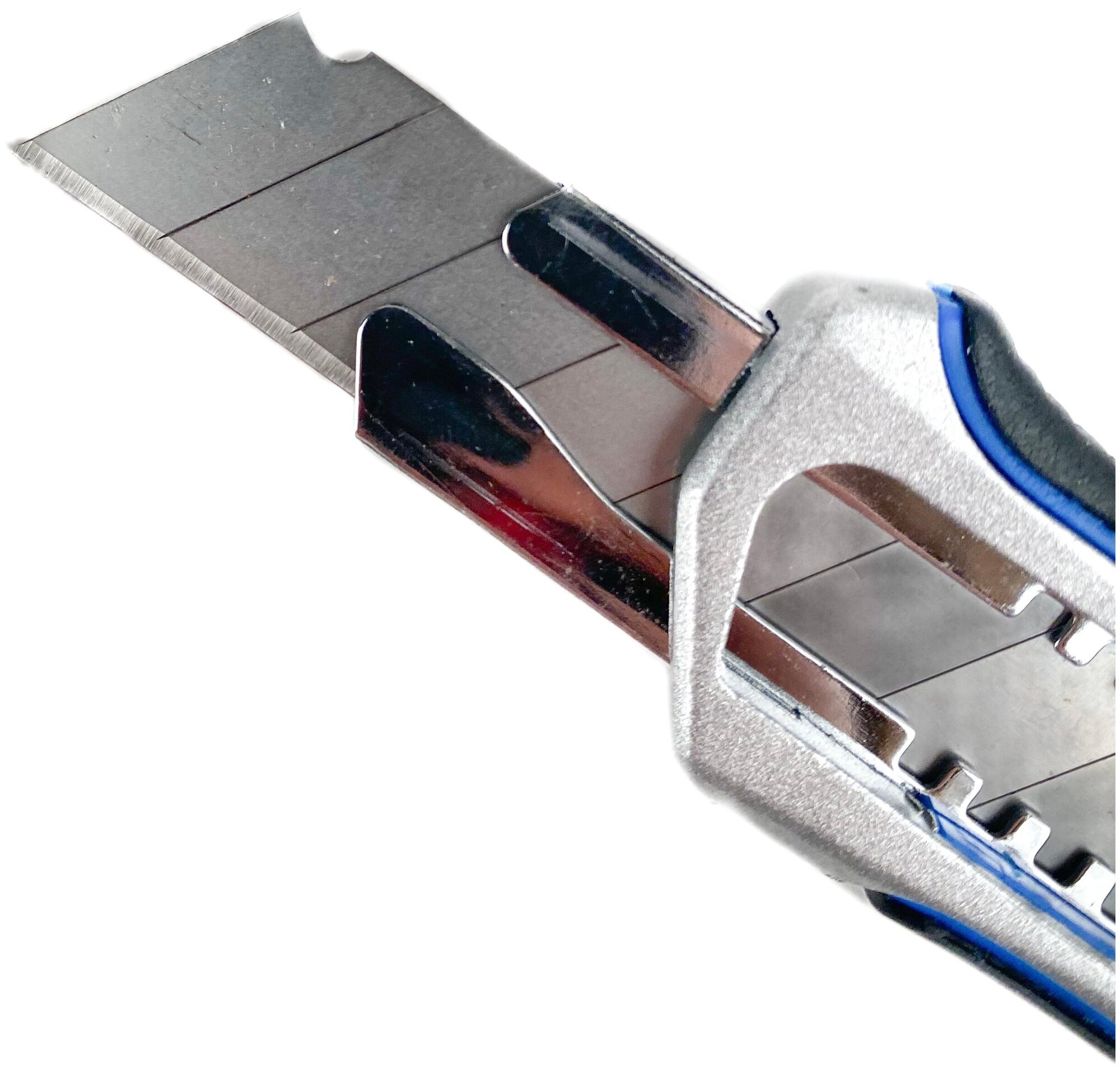 Нож Зубр Титан А, 18 мм Профессионал, металлический корпус - фотография № 8