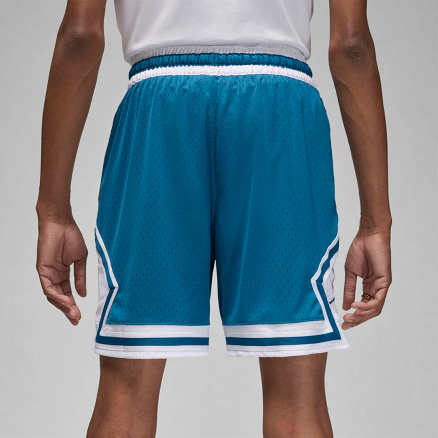 Short jordan diamond hotsell