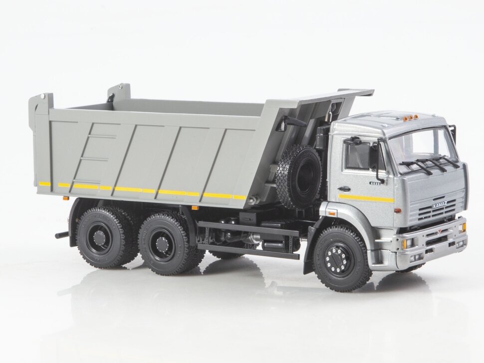 Масштабная модель КАМАЗ-6520 (1/43) — фото 1
