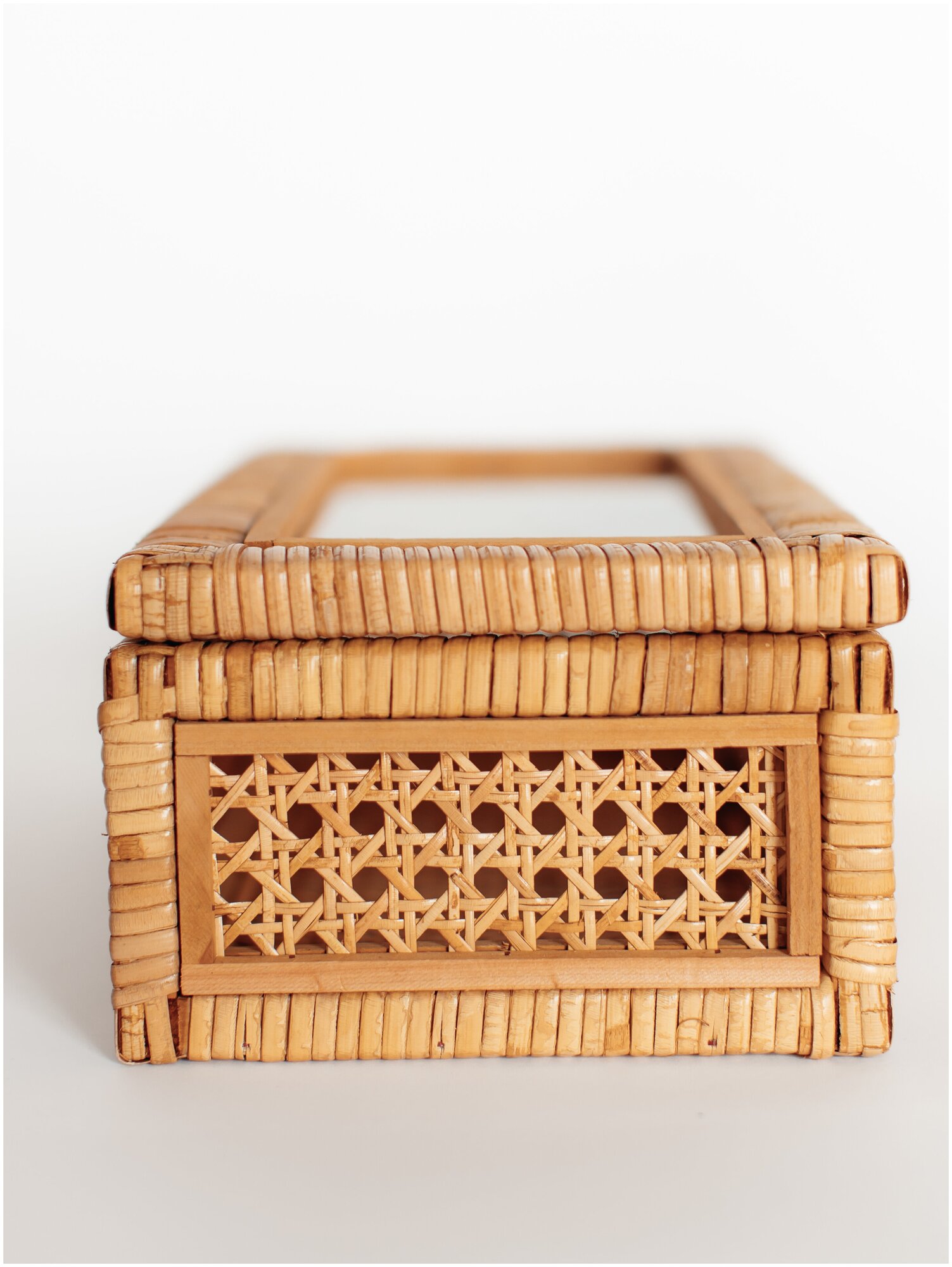Плетеная корзинка для хранения с крышкой из ротанга Fabzone - фотография № 4