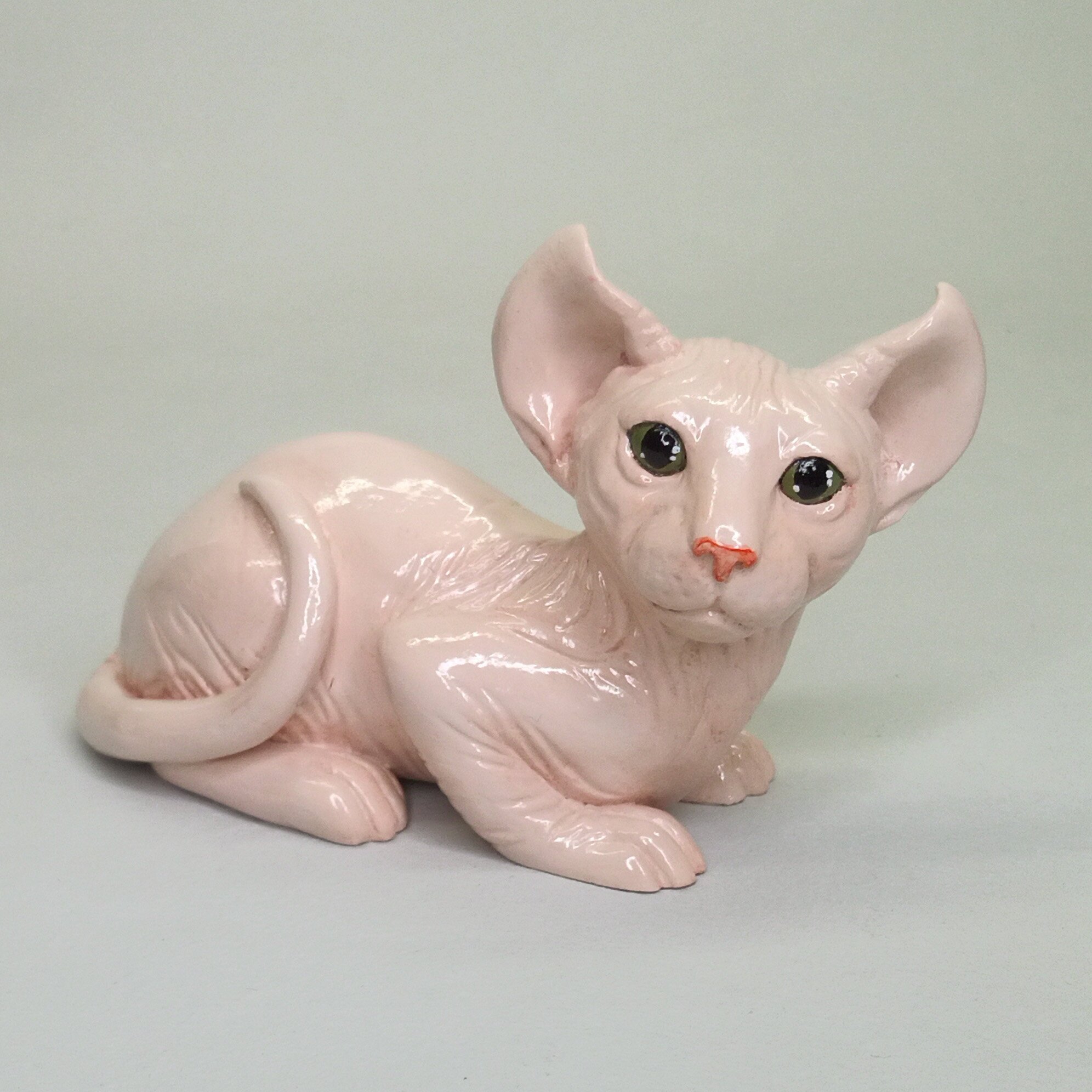 Статуэтка кошки сфинкс "Сфинкс-эльф", авторская ручная работа, розовый