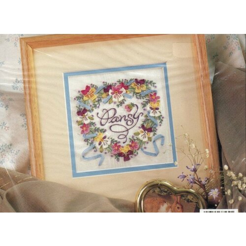 Pansy Wreath #33539 Bucilla Набор для вышивания 12 x 12 см Вышивка лентами